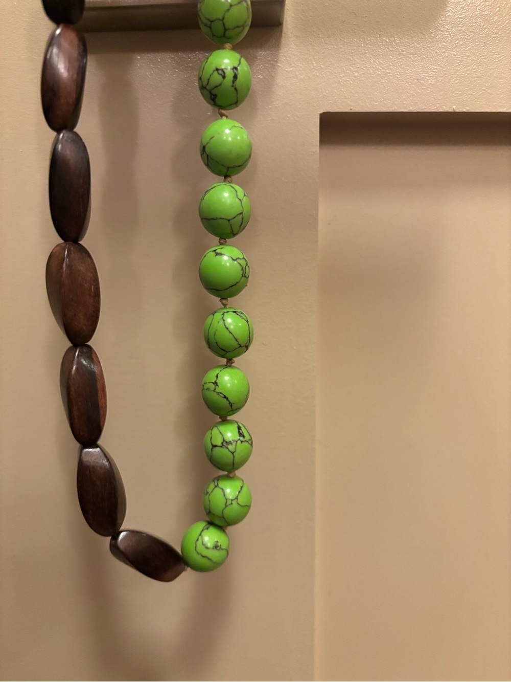 J. CREW Wood Bead and Green Stone Necklace Costume Jewelry Magnet Closure